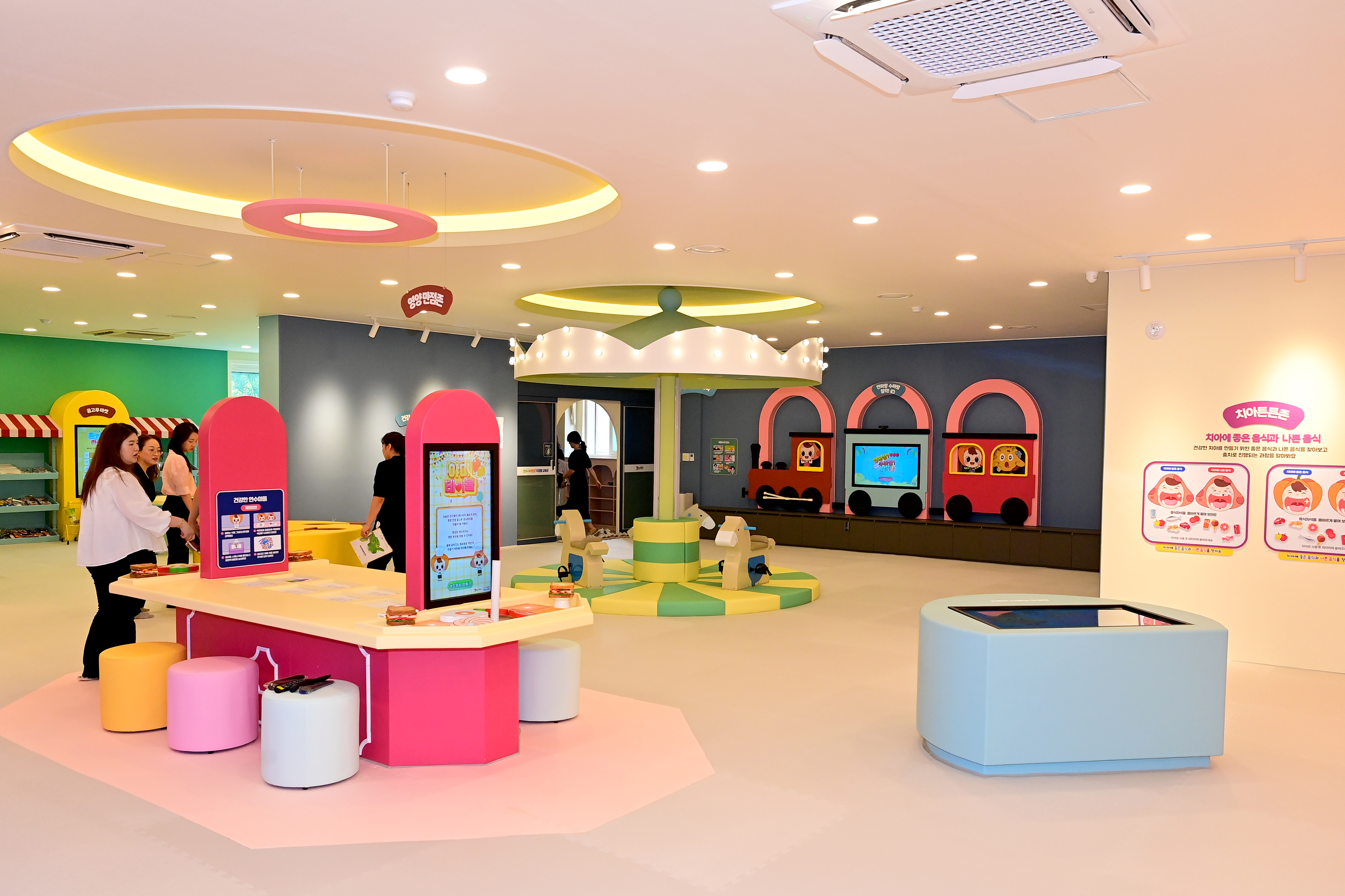 연수구는 아동의 올바른 식습관 형성과 건강한 성장을 돕기 위해 청학동 연수체육진흥합동청사 3층에 연수구 어린이 식생활 교육관을 조성하고 이달 1일부터 본격 운영에 들어갔다